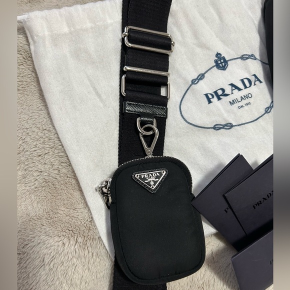 PRADA Re-Edition 2005 Nylon Black Crossbody Bag - Picture 2 of 12